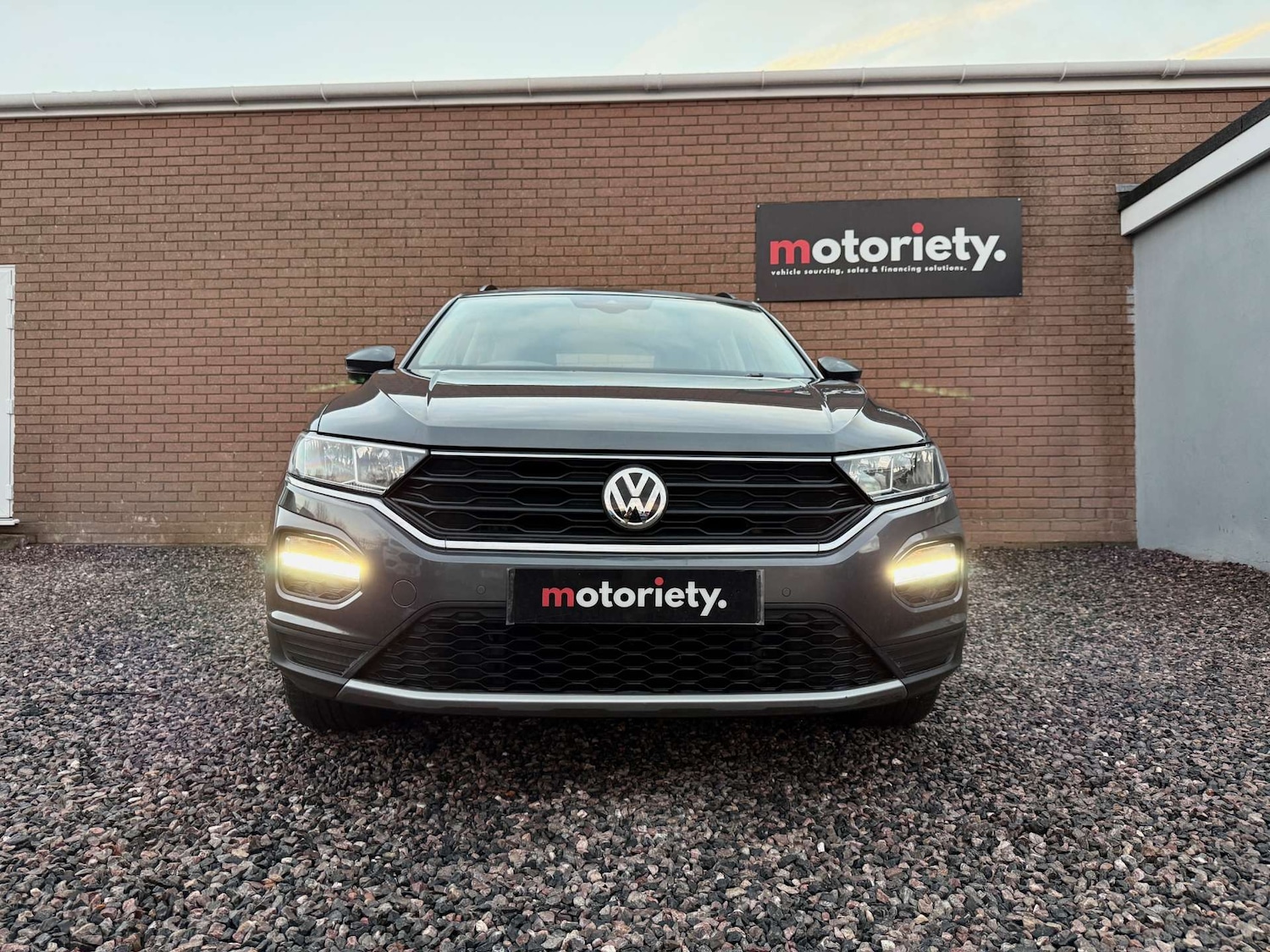 Used Volkswagen T-Roc 2018 for sale - 77274335: Photo 9