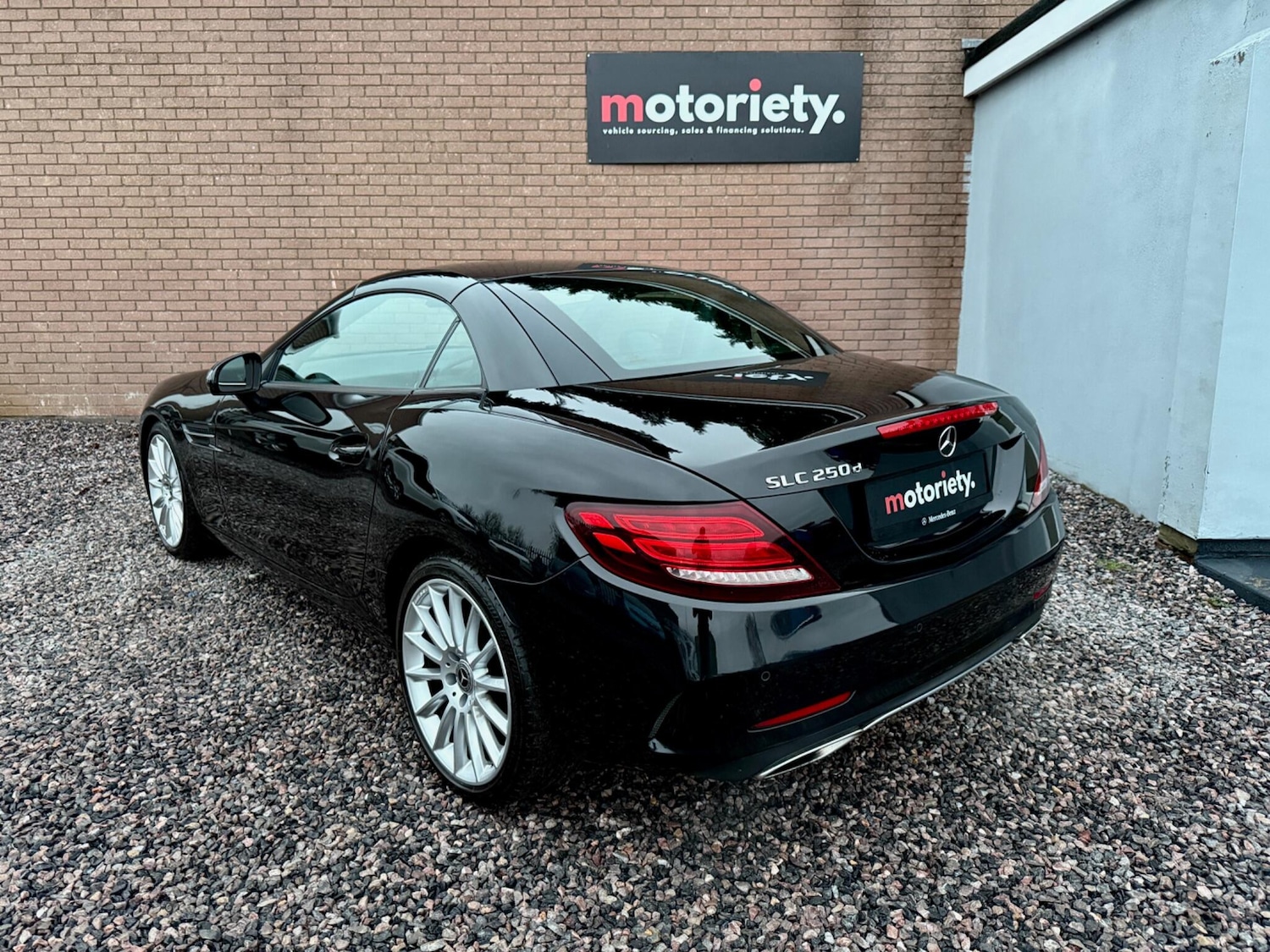 Used Mercedes-Benz SLC 2017 for sale - 76607762: Photo 18