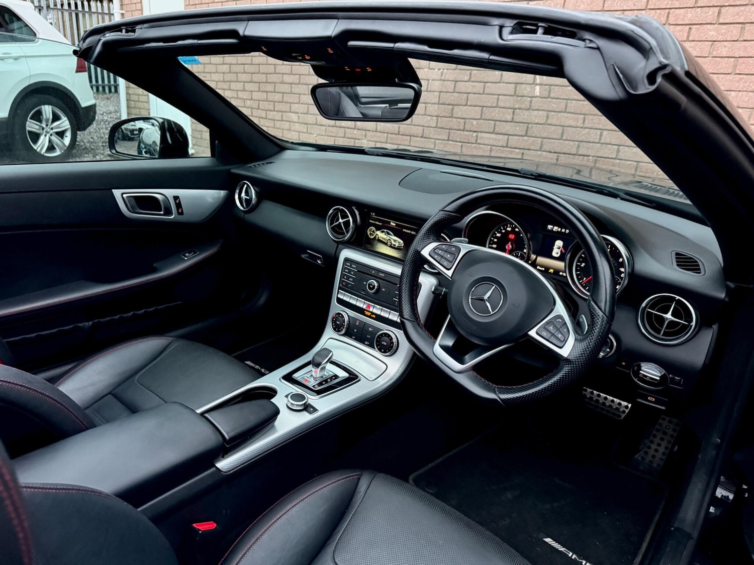 Used Mercedes-Benz SLC 2017 for sale - 76607762: Photo 3