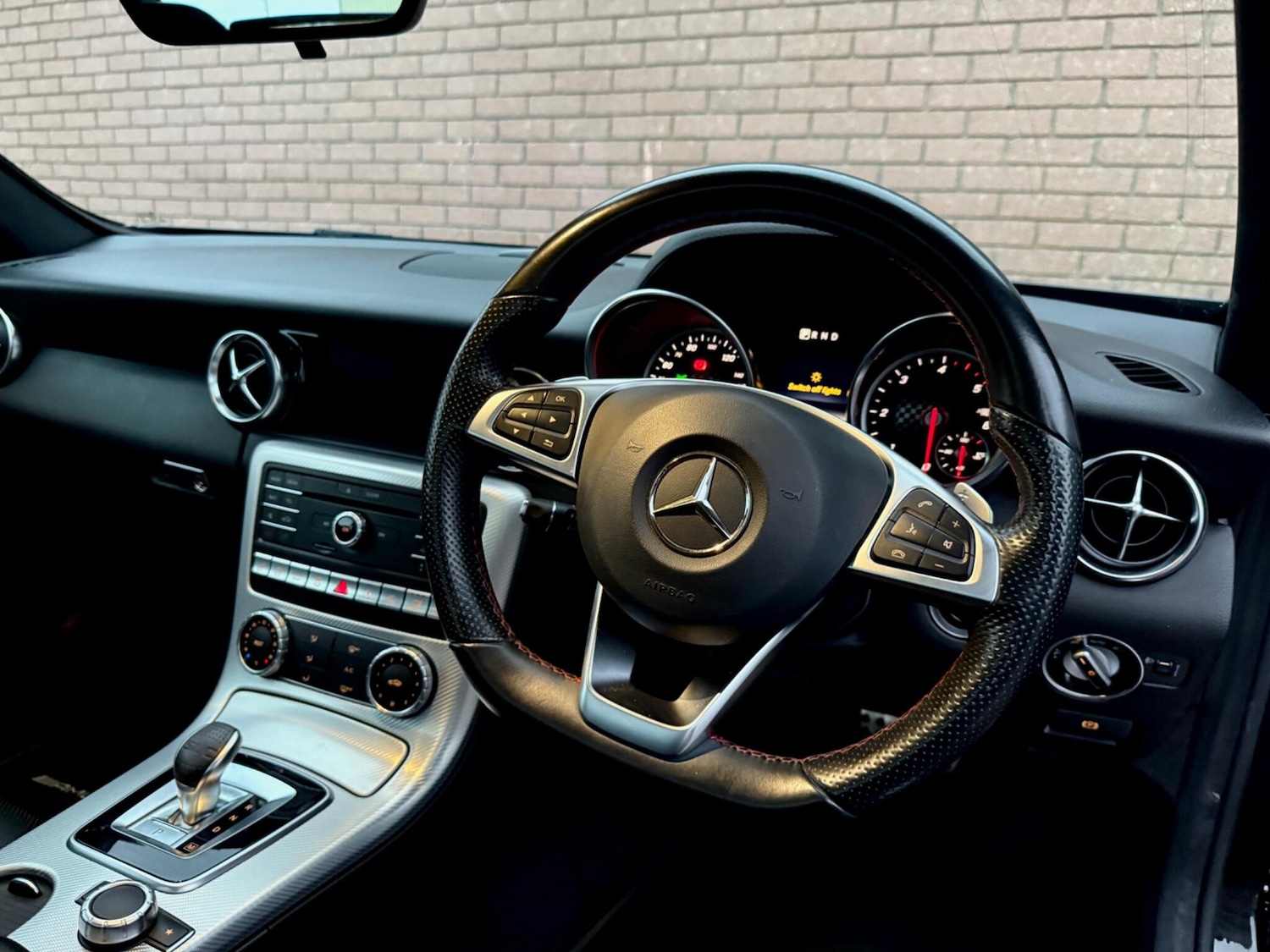 Used Mercedes-Benz SLC 2017 for sale - 76607762: Photo 39