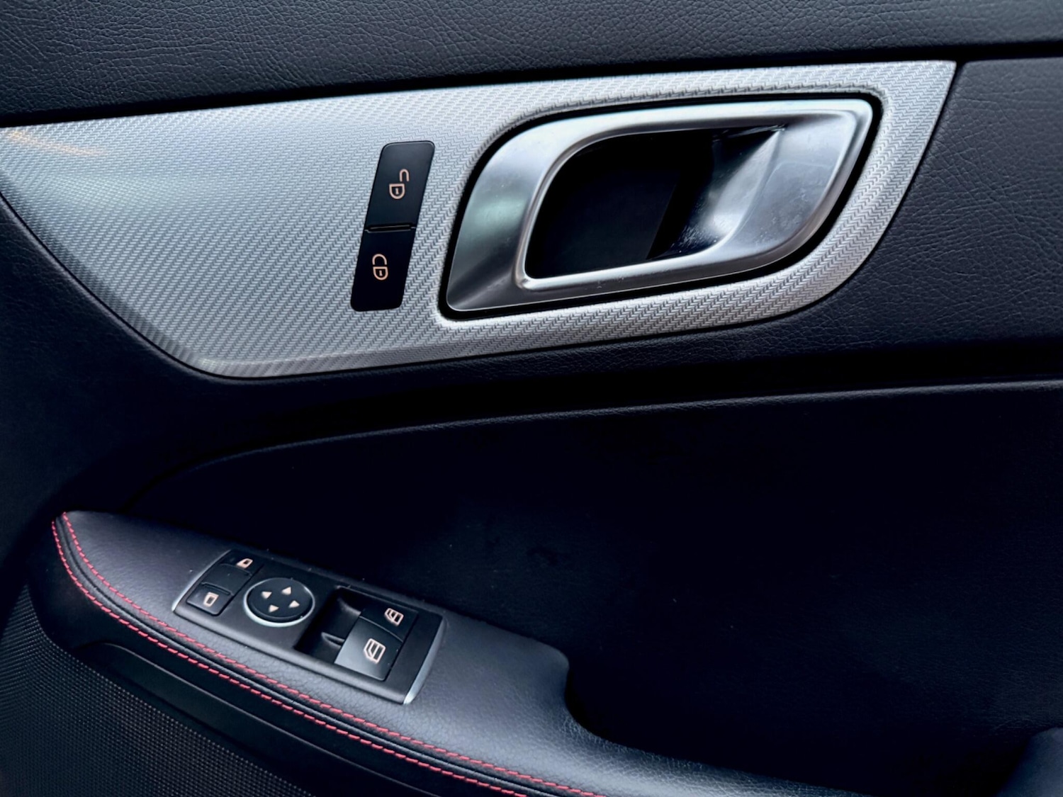 Used Mercedes-Benz SLC 2017 for sale - 76607762: Photo 45