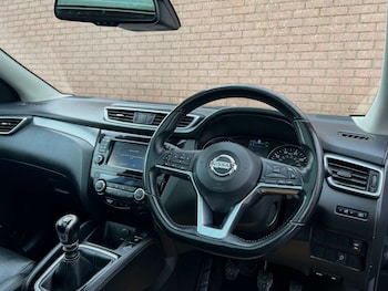 Used Nissan Qashqai 2018 for sale - 77529411: Photo