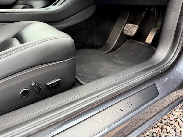 Used Tesla Model 3 2021 for sale - 76215531: Photo 44