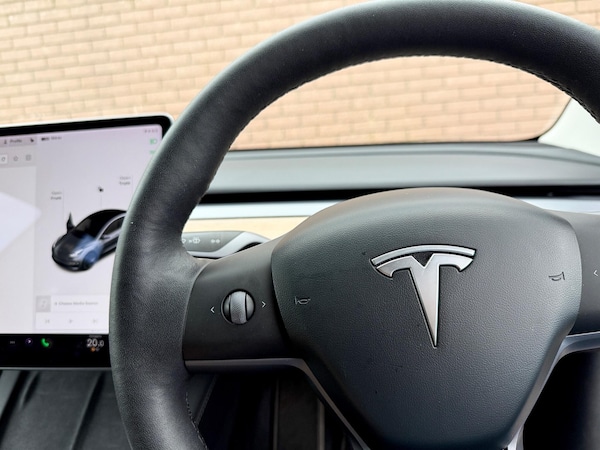 Used Tesla Model 3 2021 for sale - 76215531: Photo 82