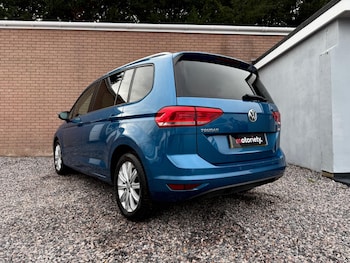 Used Volkswagen Touran 2017 for sale - 76485433: Photo