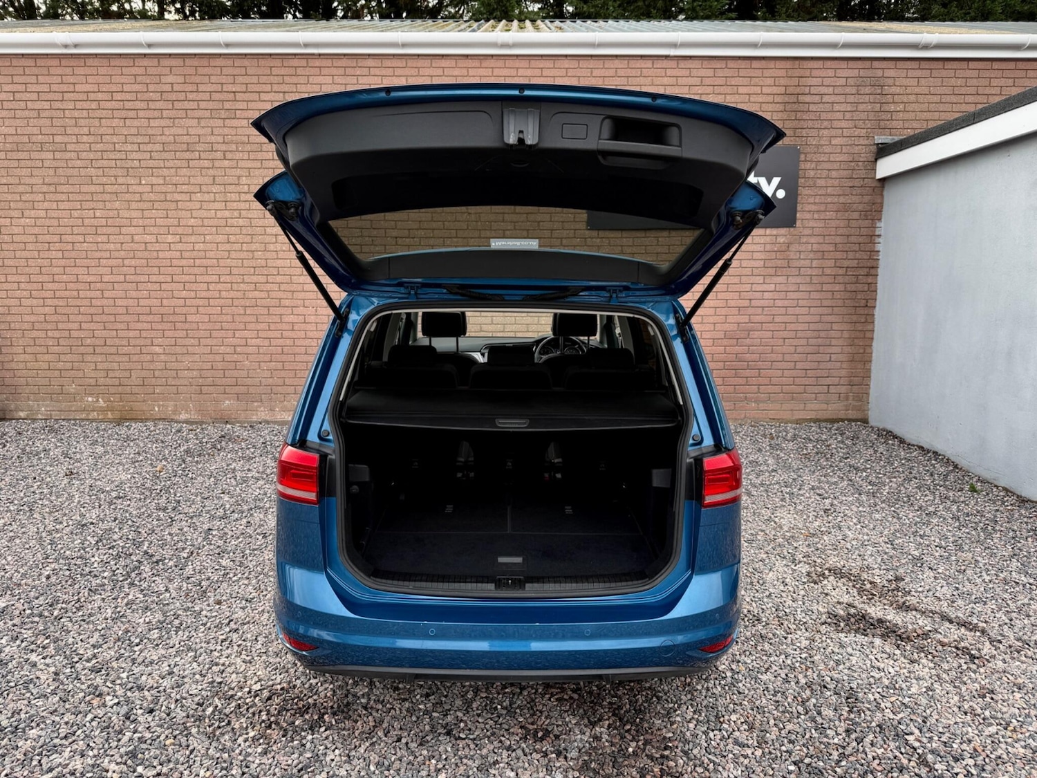 Used Volkswagen Touran 2017 for sale - 76485433: Photo 35