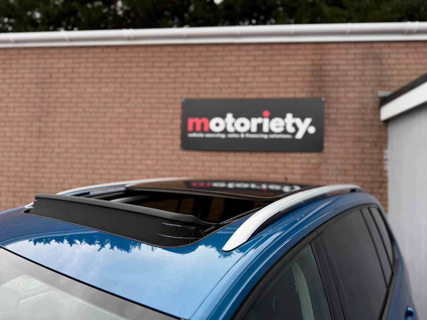 Used Volkswagen Touran 2017 for sale - 76485433: Photo 4