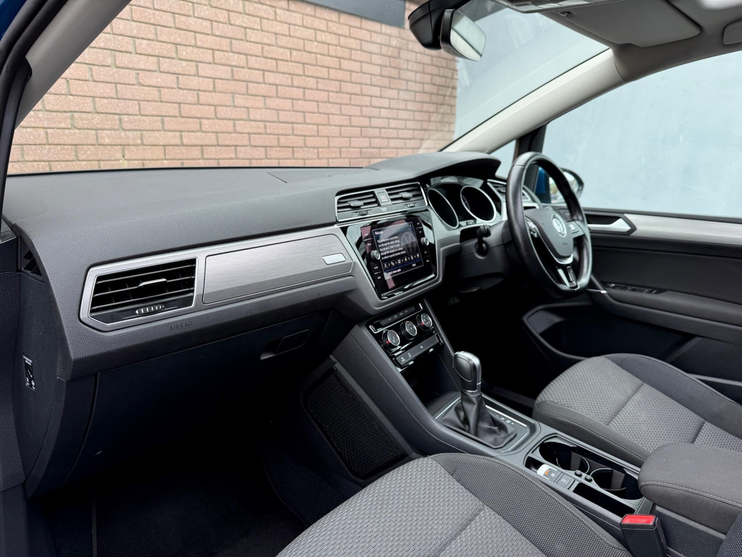 Used Volkswagen Touran 2017 for sale - 76485433: Photo 40