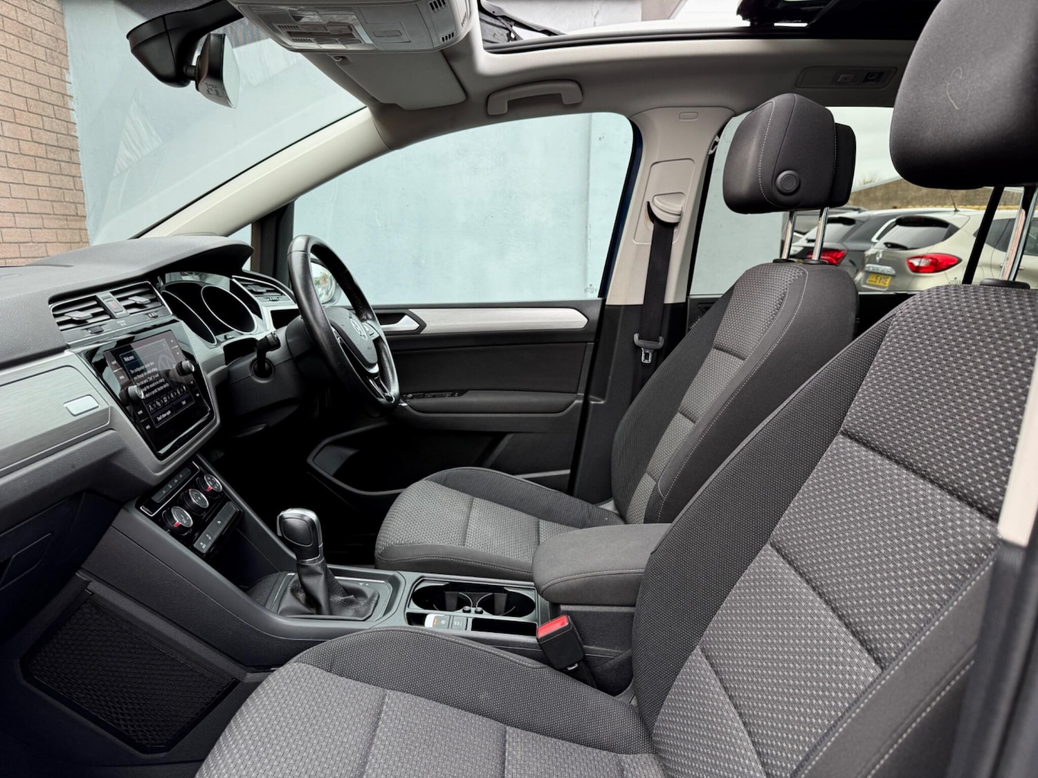 Used Volkswagen Touran 2017 for sale - 76485433: Photo 41