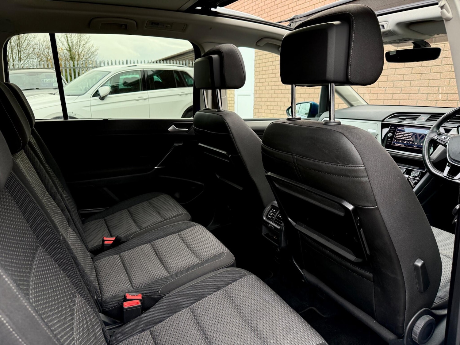 Used Volkswagen Touran 2017 for sale - 76485433: Photo 44