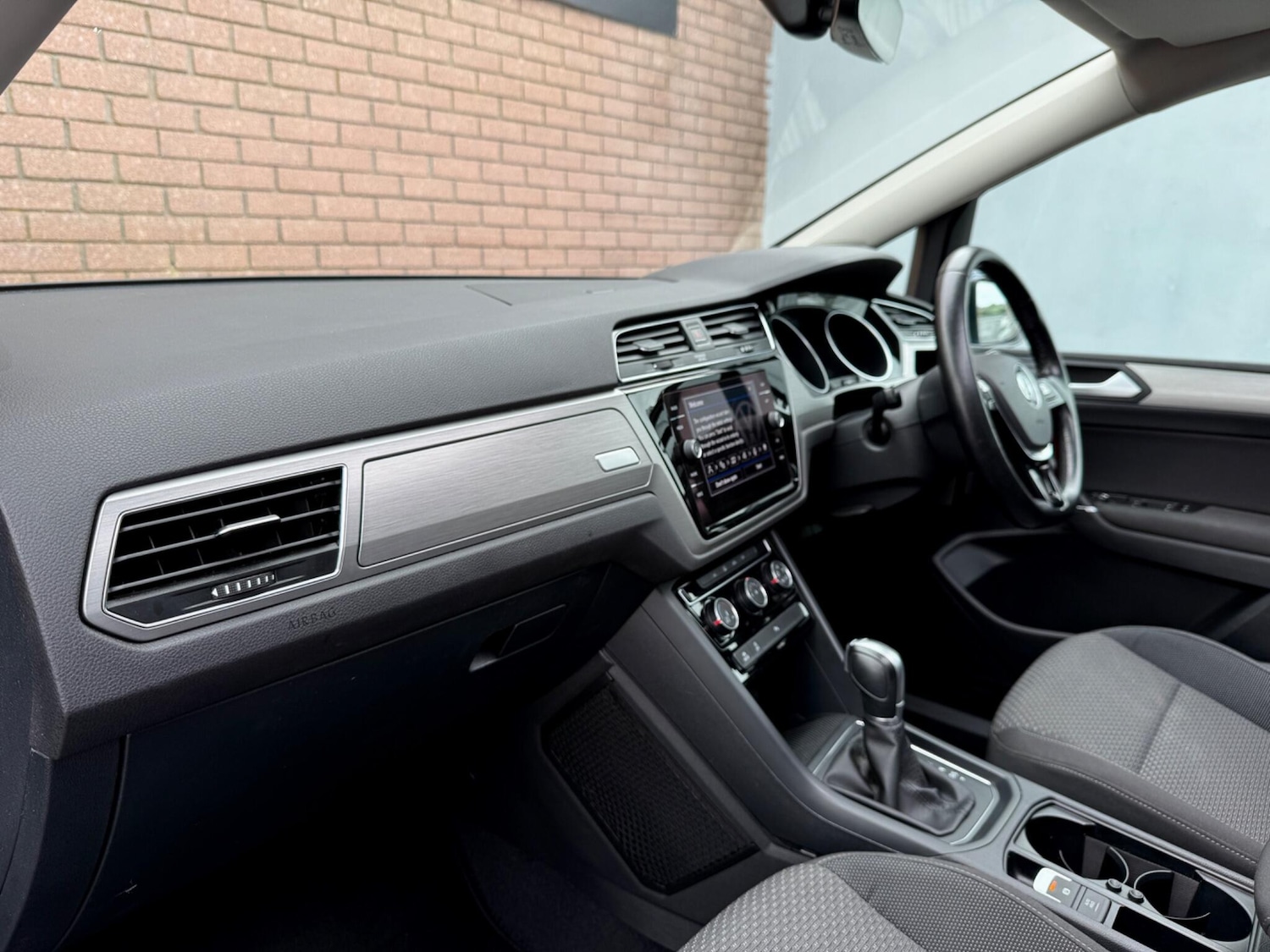 Used Volkswagen Touran 2017 for sale - 76485433: Photo 65