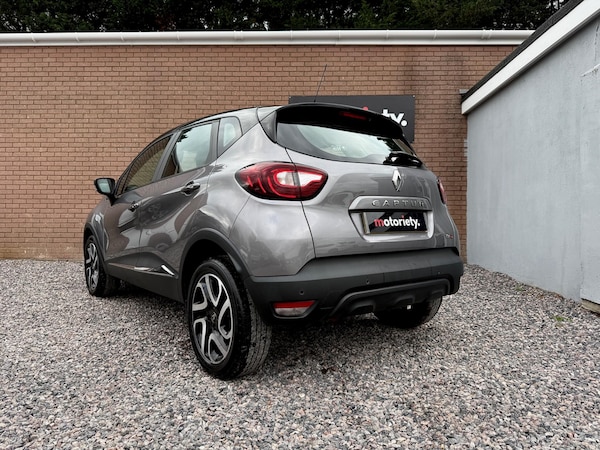 Used Renault Captur 2017 for sale - 76295944: Photo 2