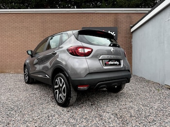 Used Renault Captur 2017 for sale - 76295944: Photo 2