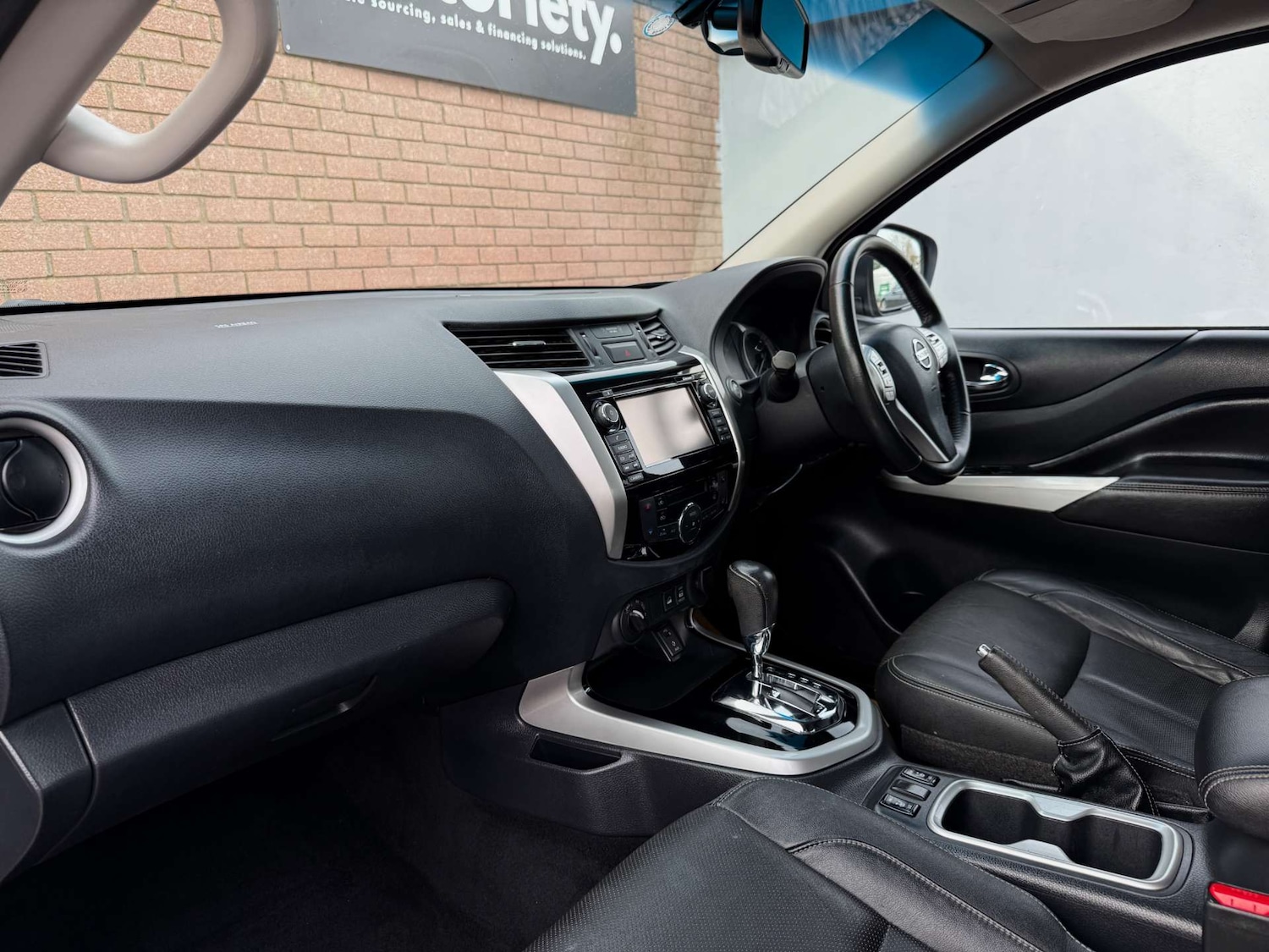 Used Nissan Navara 2017 for sale - 77581146: Photo 51