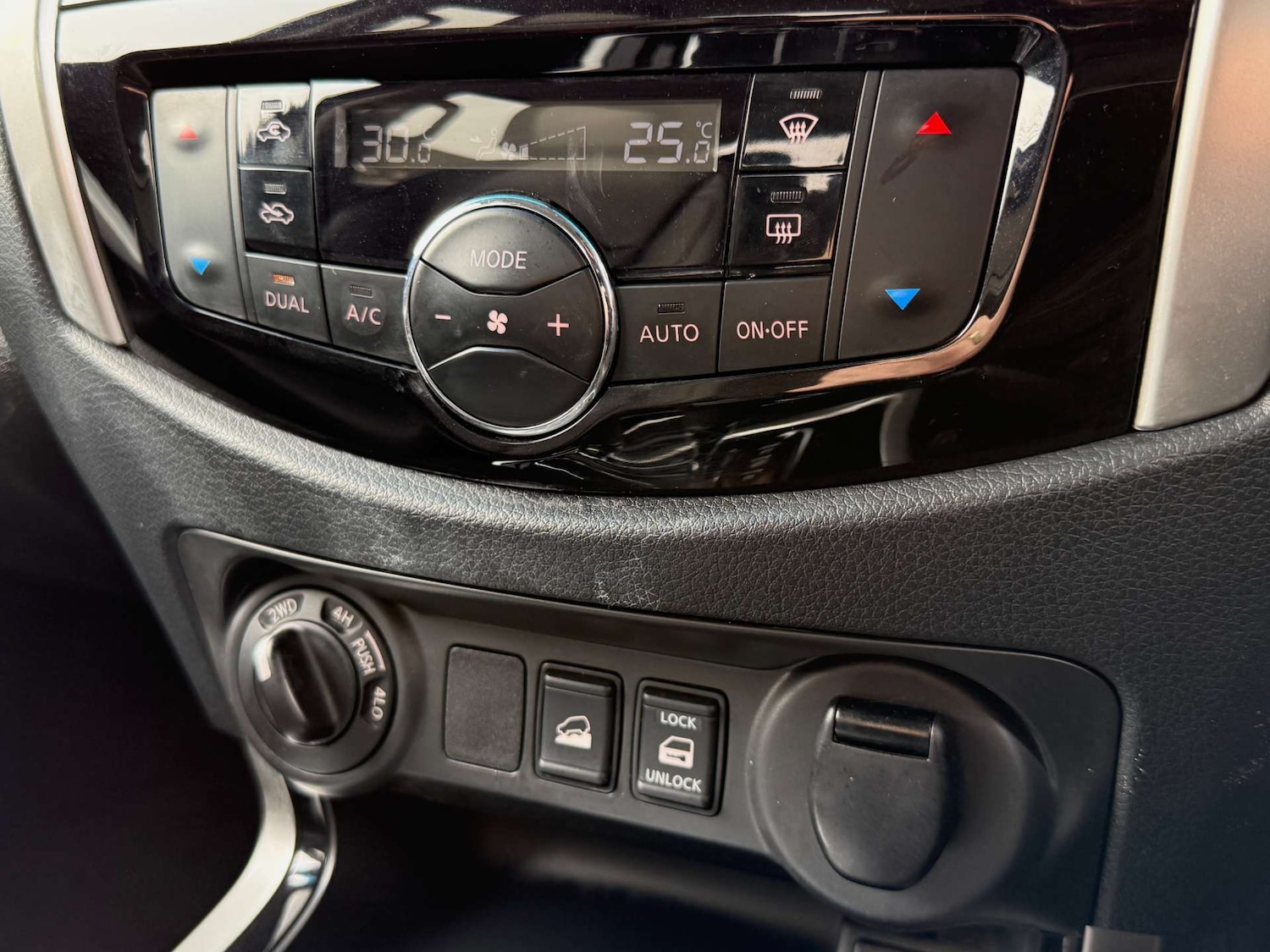 Used Nissan Navara 2017 for sale - 77581146: Photo 80