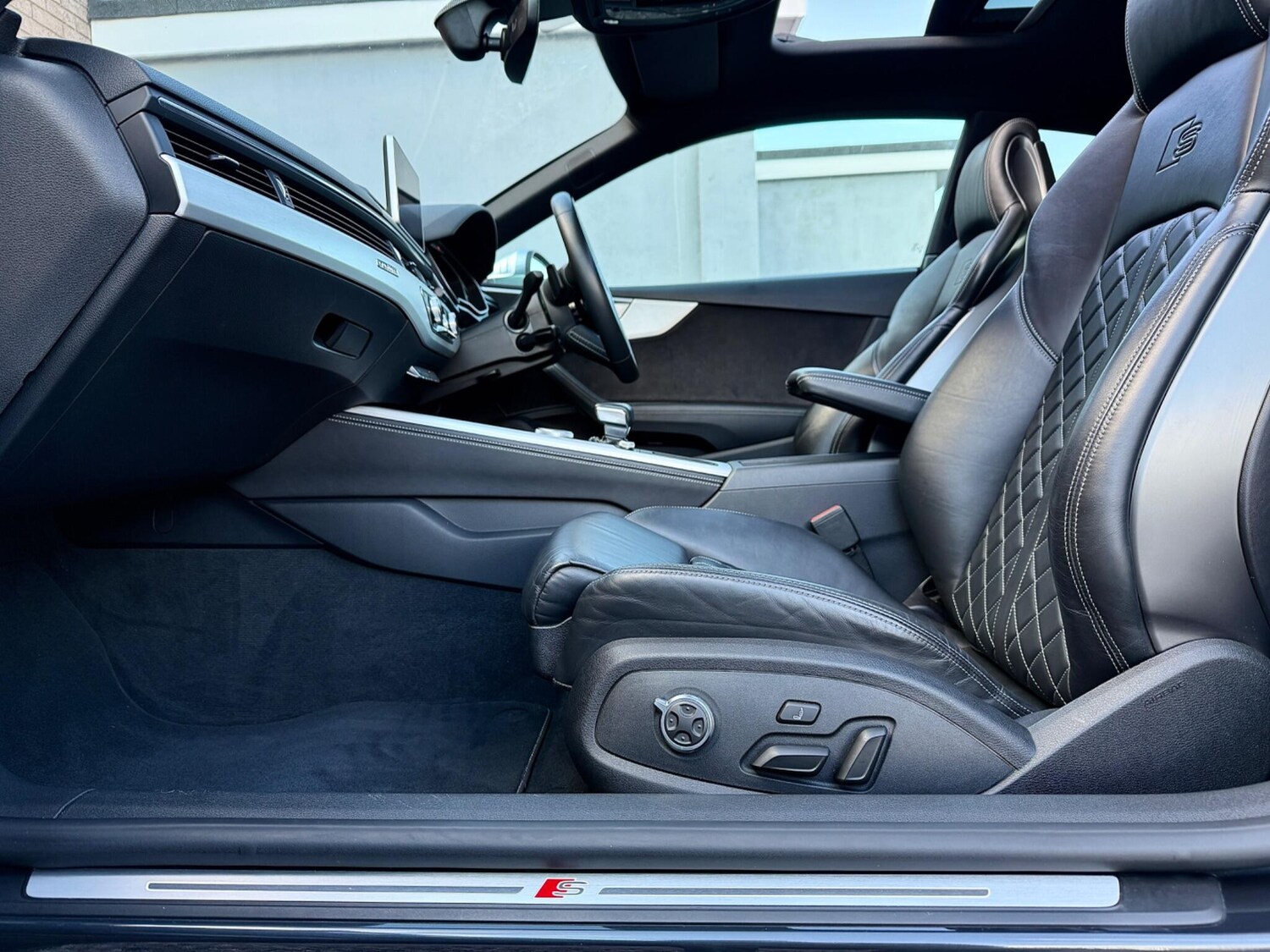 Used Audi S5 2018 for sale - 76388984: Photo 44