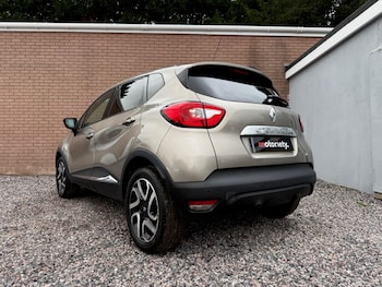 Used Renault Captur 2015 for sale - 76473037: Photo