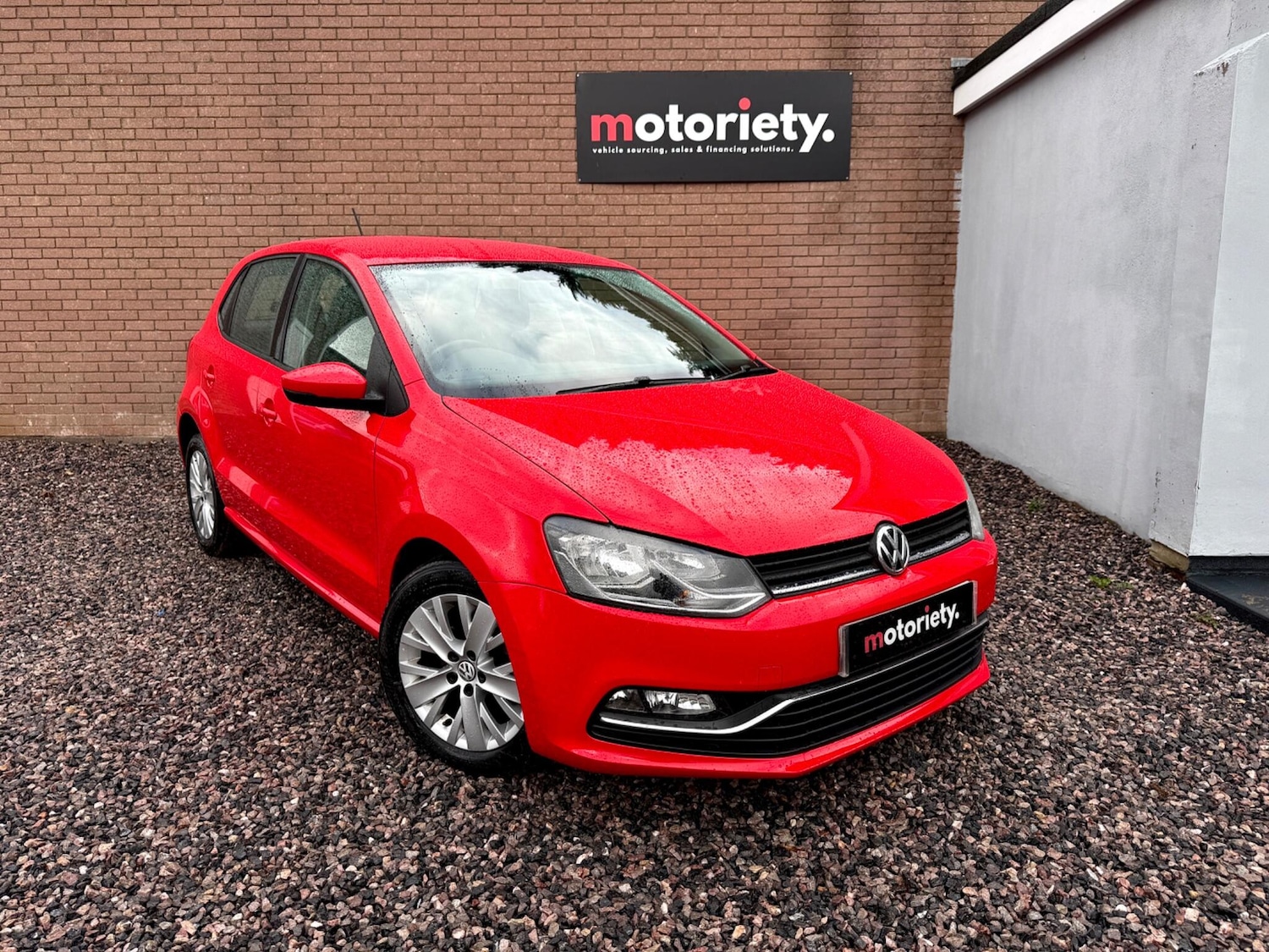 Used Volkswagen Polo 2015 for sale - 76441334: Photo 1