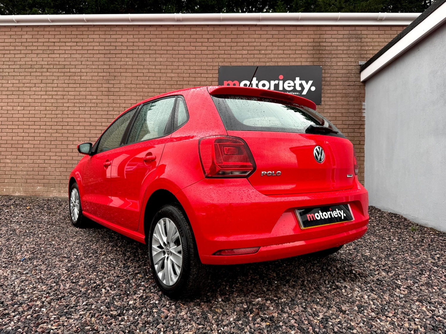 Used Volkswagen Polo 2015 for sale - 76441334: Photo 2