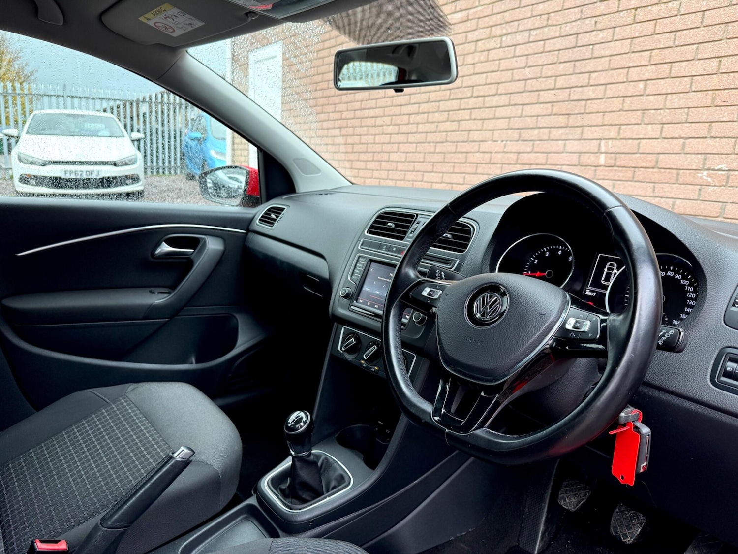 Used Volkswagen Polo 2015 for sale - 76441334: Photo 34