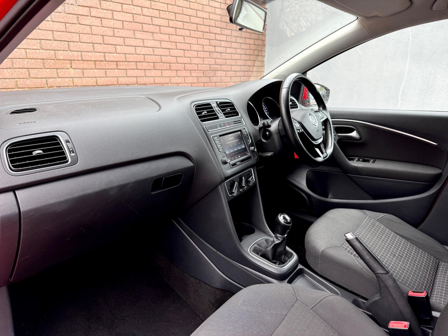 Used Volkswagen Polo 2015 for sale - 76441334: Photo 38