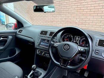 Used Volkswagen Polo 2015 for sale - 76441334: Photo