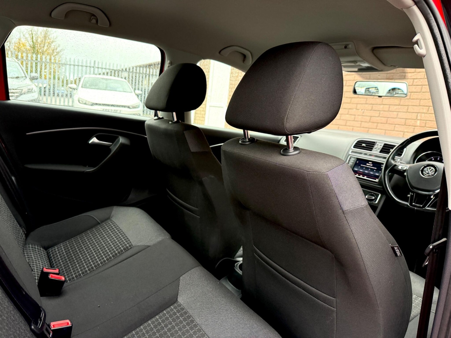 Used Volkswagen Polo 2015 for sale - 76441334: Photo 42