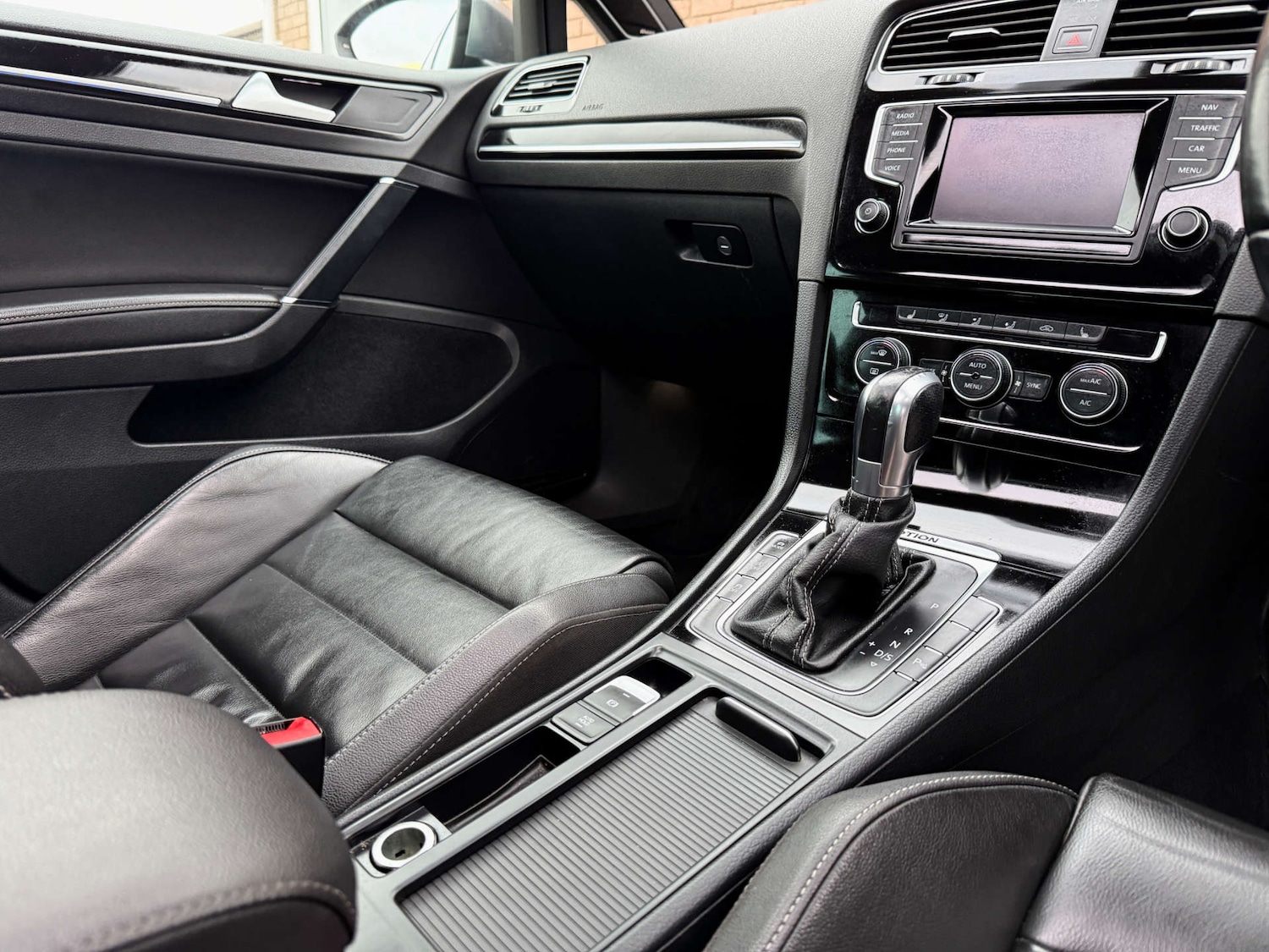 Used Volkswagen Golf 2015 for sale - 77539356: Photo 65