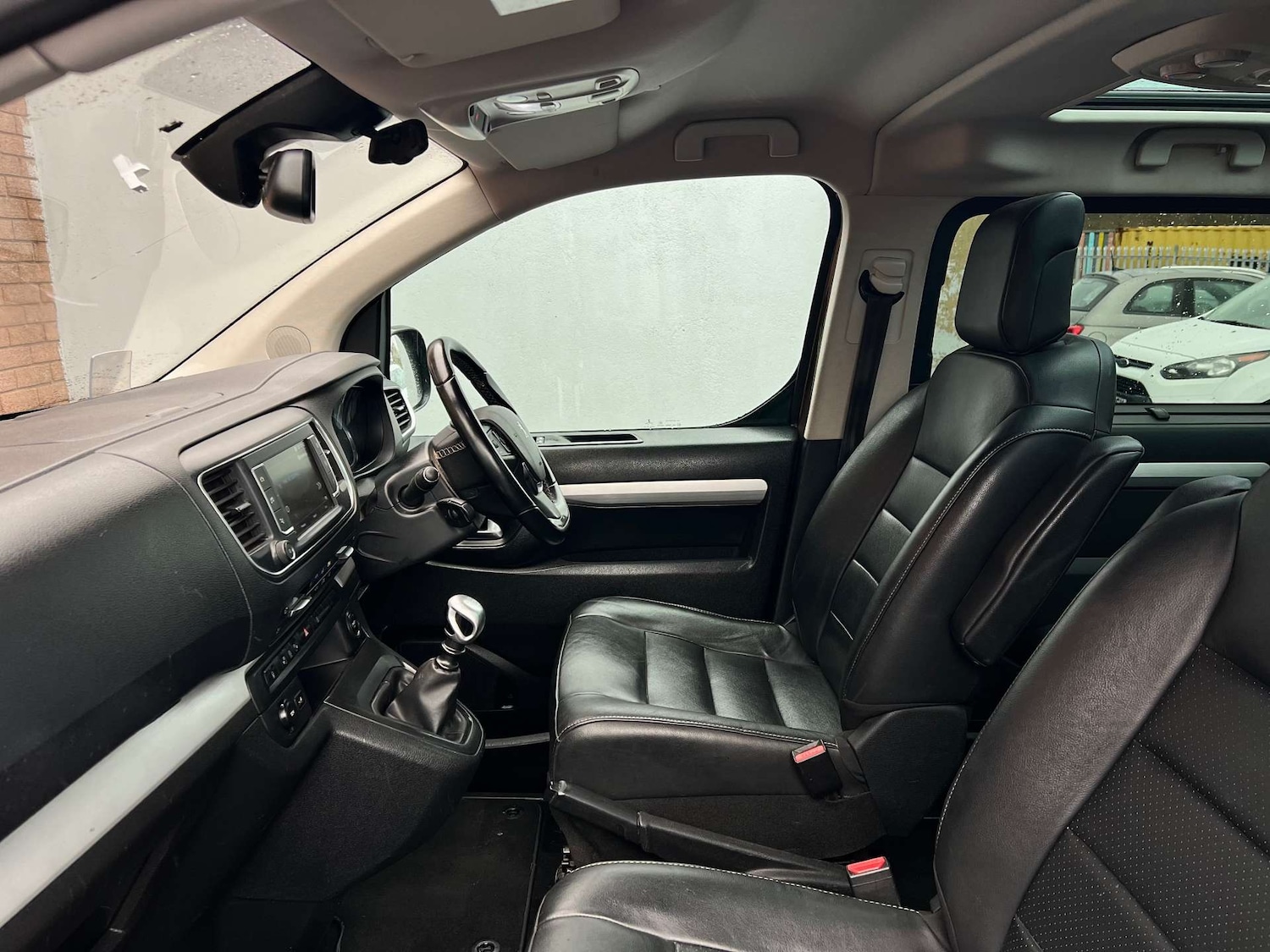 Used Peugeot Traveller 2018 for sale - 77274330: Photo 39