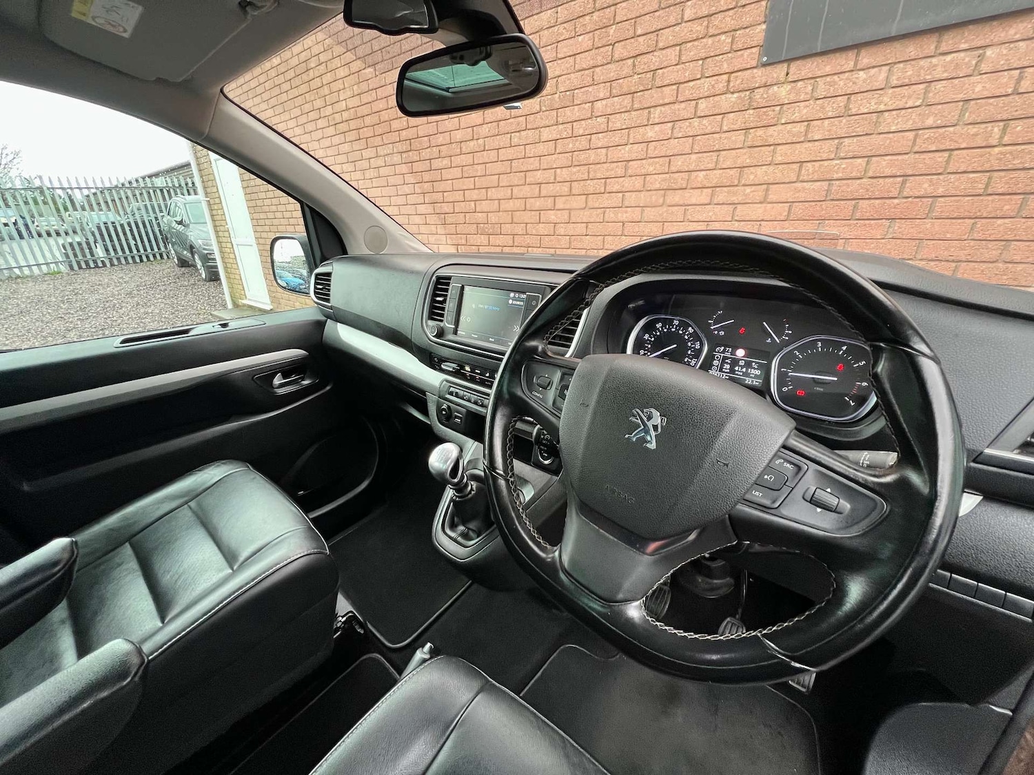 Used Peugeot Traveller 2018 for sale - 77274330: Photo 4