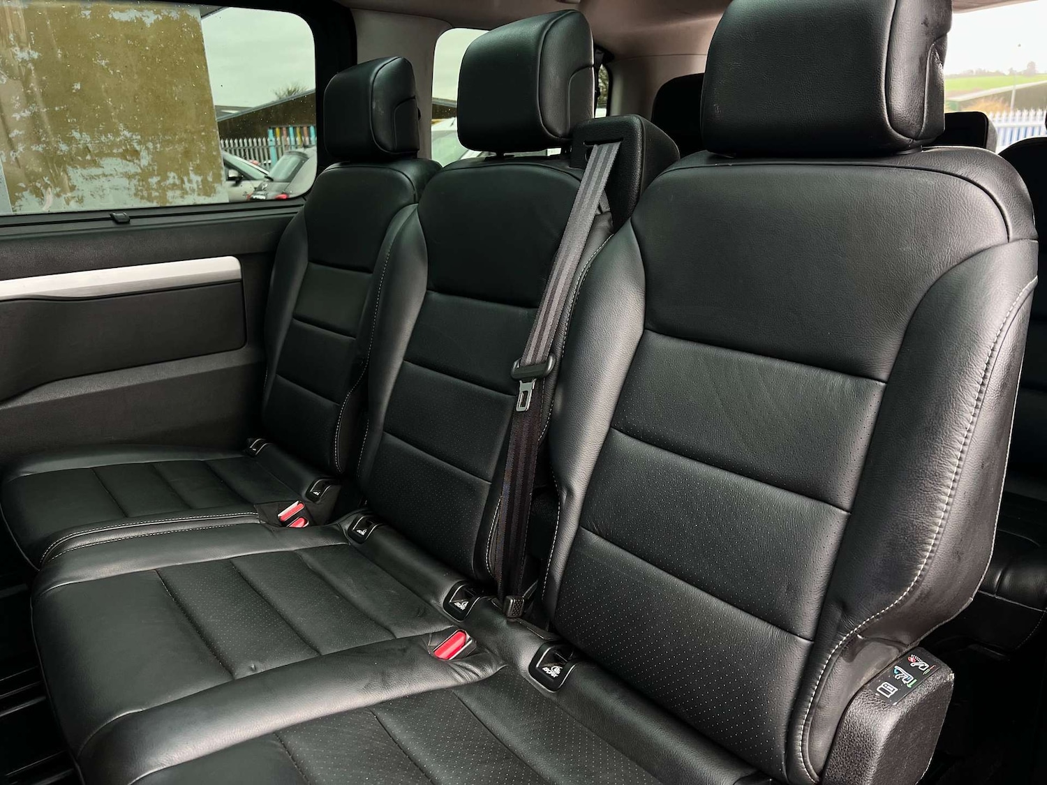 Used Peugeot Traveller 2018 for sale - 77274330: Photo 42