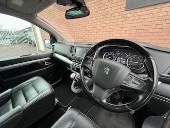 Used Peugeot Traveller 2018 for sale - 77274330: Photo