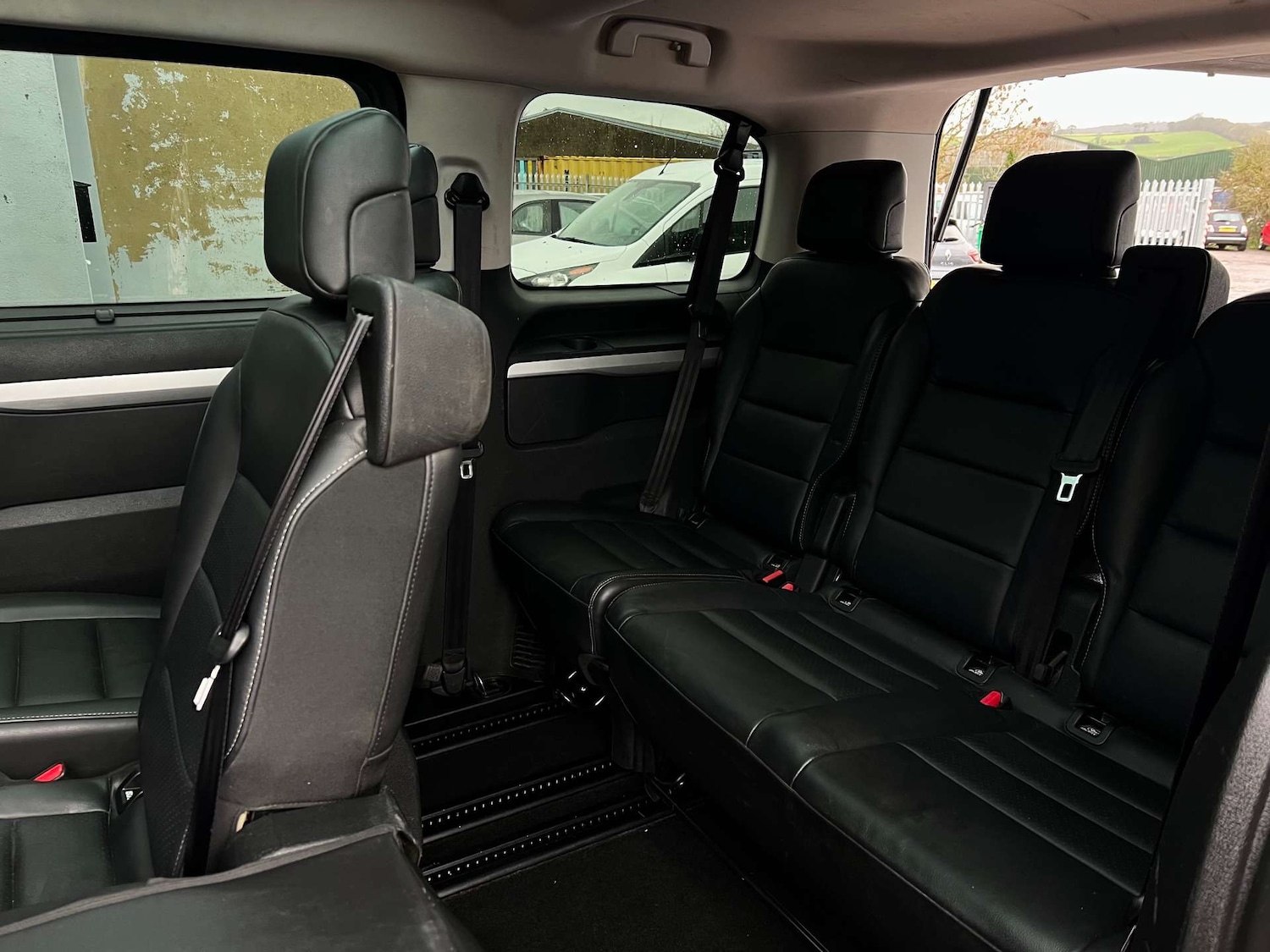 Used Peugeot Traveller 2018 for sale - 77274330: Photo 50