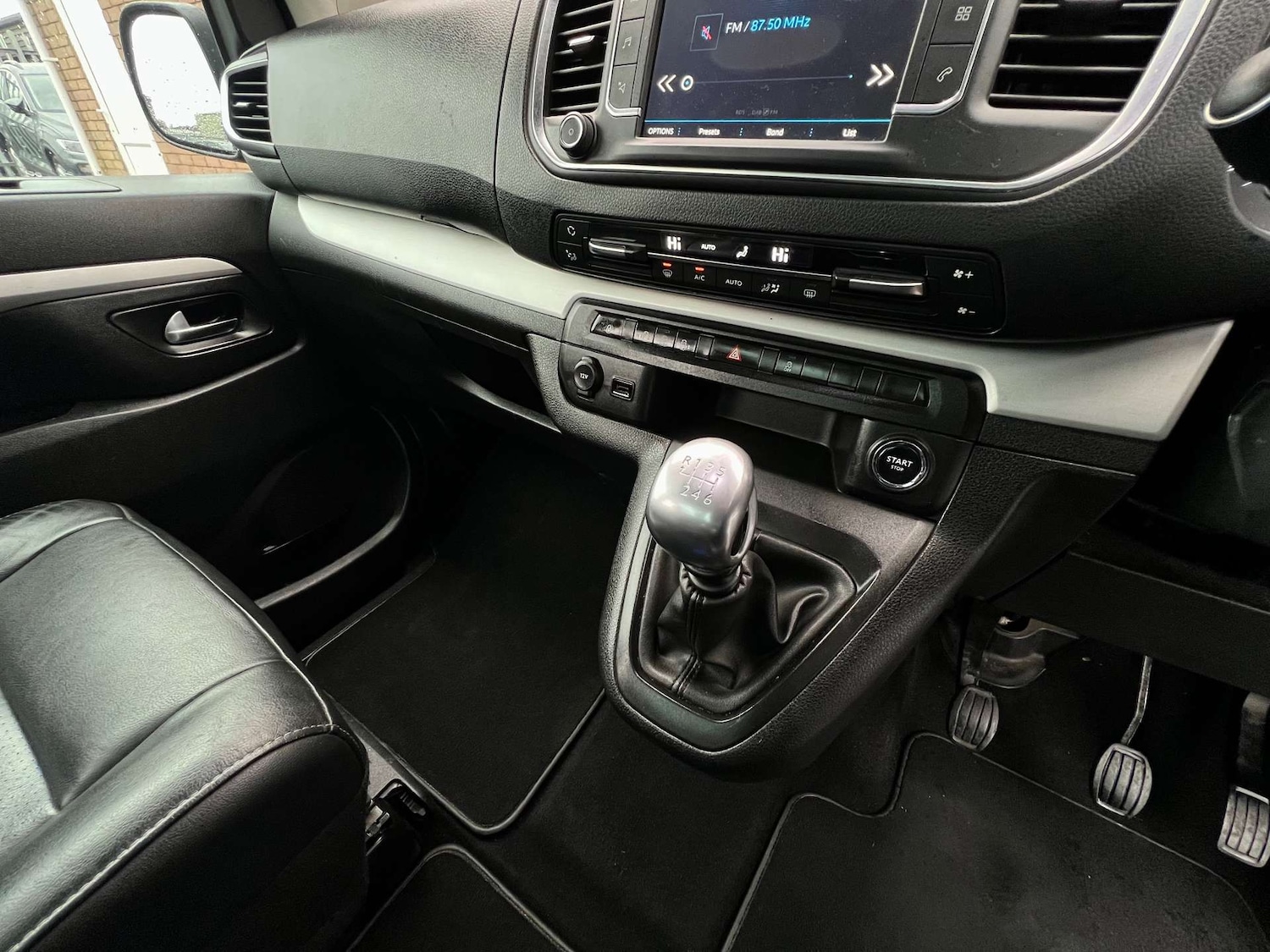 Used Peugeot Traveller 2018 for sale - 77274330: Photo 52