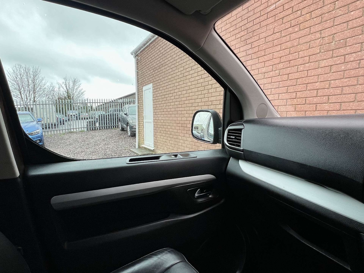 Used Peugeot Traveller 2018 for sale - 77274330: Photo 57