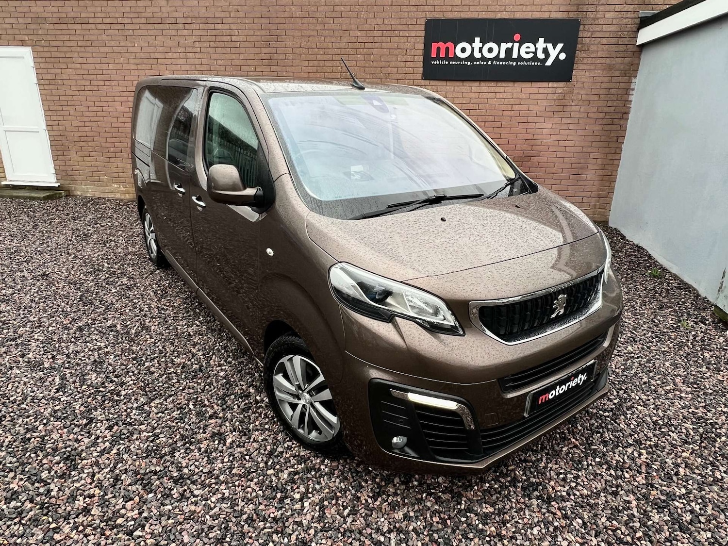 Used Peugeot Traveller 2018 for sale - 77274330: Photo 8