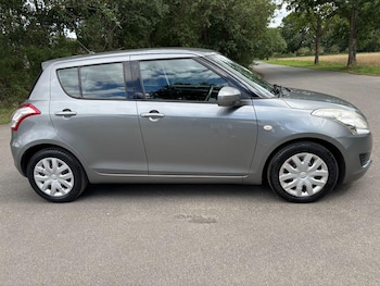 Used Suzuki Swift 2011 for sale - 75489947: Photo