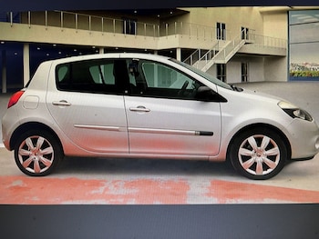 Used Renault Clio 2010 for sale - 76387334: Photo