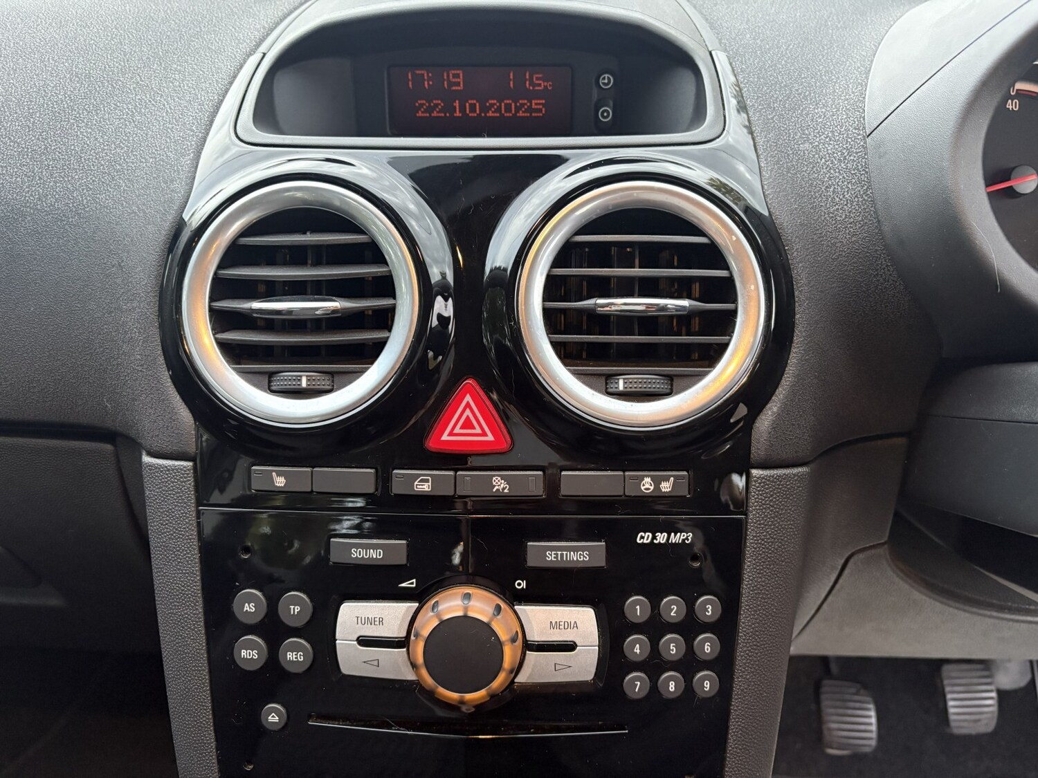 Used Vauxhall Corsa 2013 for sale - 76253017: Photo 13