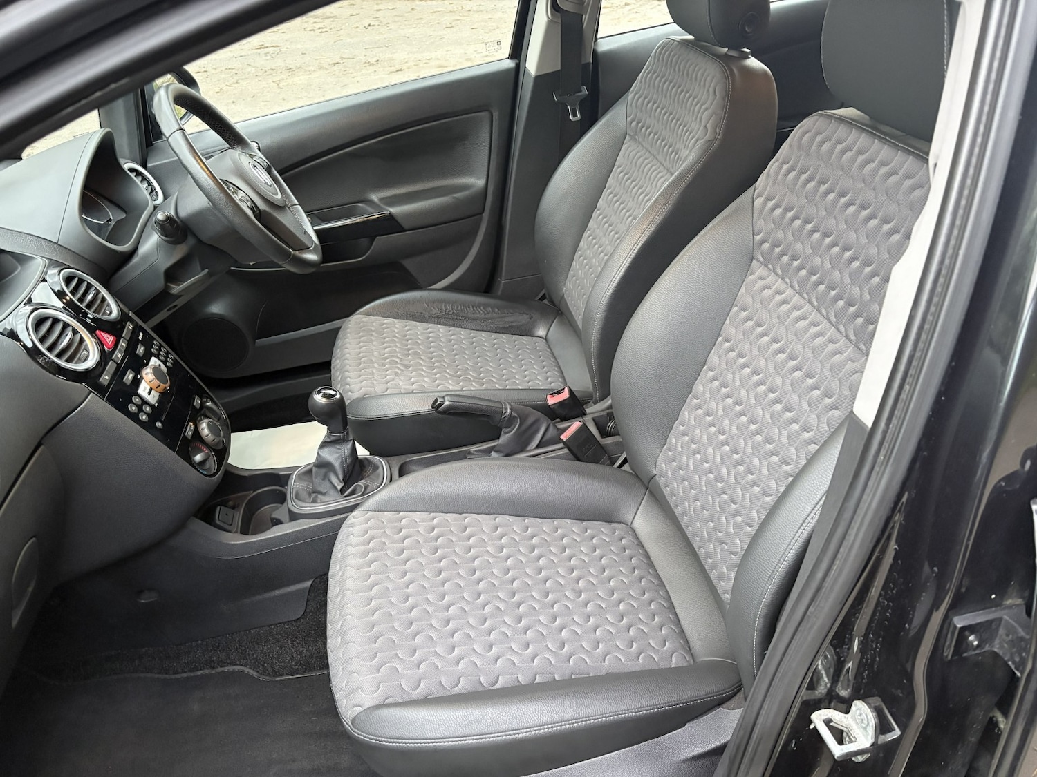 Used Vauxhall Corsa 2013 for sale - 76253017: Photo 27