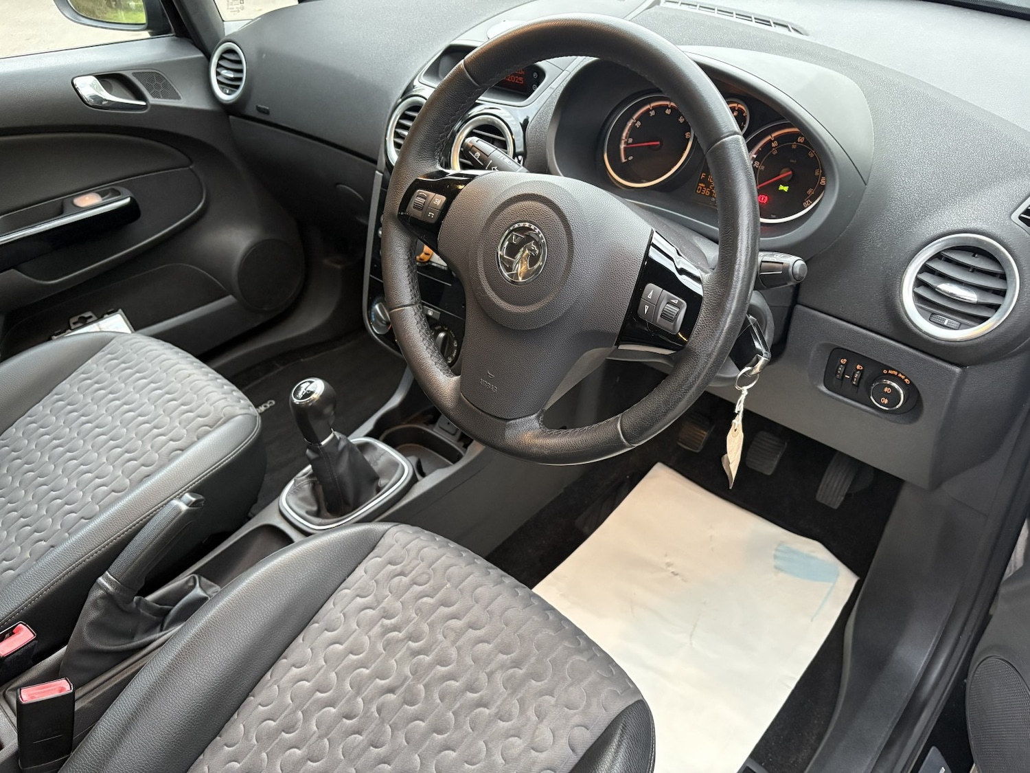 Used Vauxhall Corsa 2013 for sale - 76253017: Photo 9