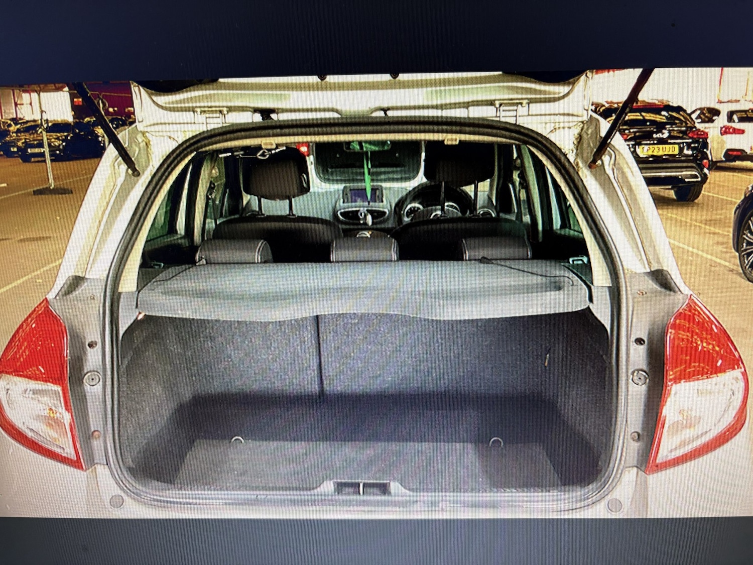 Used Renault Clio 2010 for sale - 77173052: Photo 7