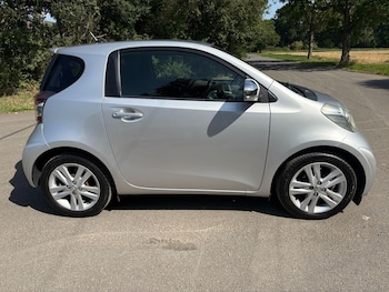 Used Toyota IQ 2010 for sale - 75490056: Photo