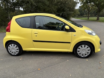 Used Peugeot 107 2009 for sale - 76107263: Photo 2
