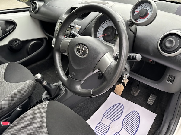 Used Toyota AYGO 2012 for sale - 76107254: Photo 11