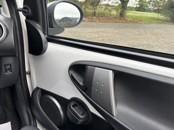 Used Toyota AYGO 2012 for sale - 76107254: Photo 19