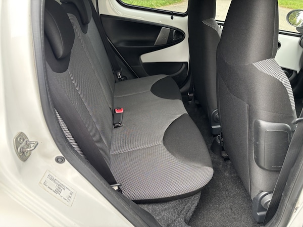 Used Toyota AYGO 2012 for sale - 76107254: Photo 21