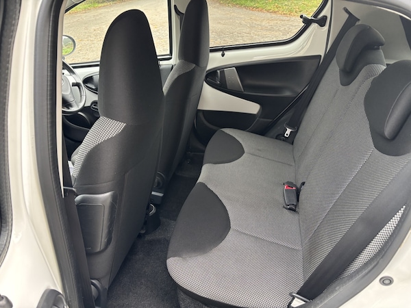Used Toyota AYGO 2012 for sale - 76107254: Photo 24