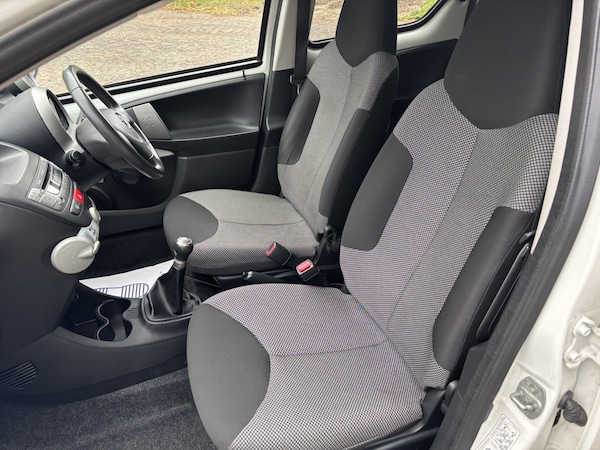 Used Toyota AYGO 2012 for sale - 76107254: Photo 25