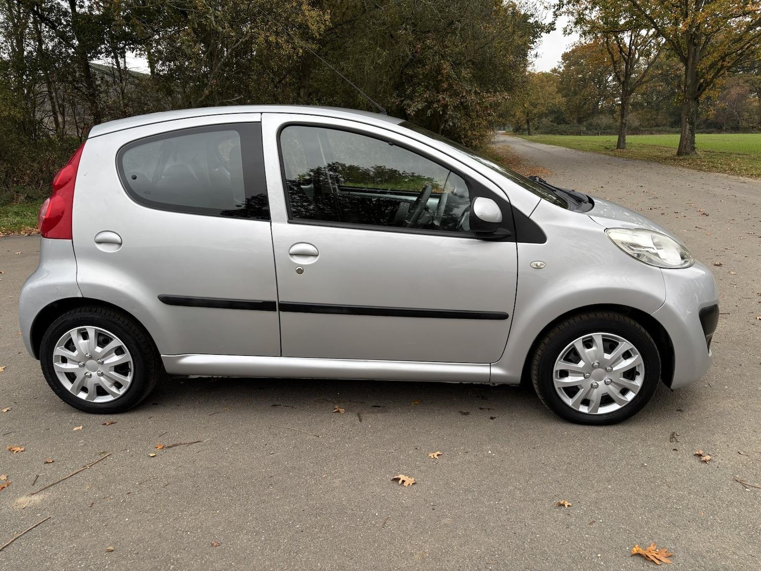 Used Peugeot 107 2012 for sale - 76924281: Photo 2